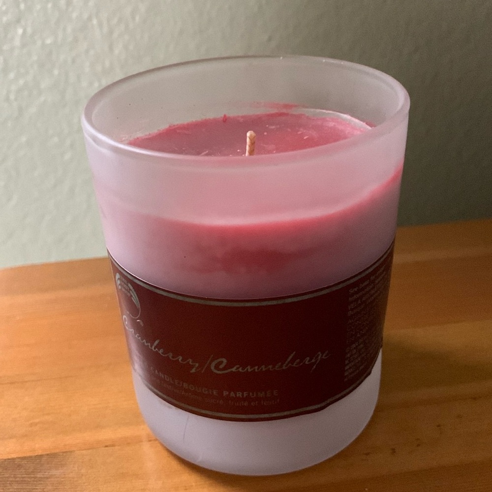 NWT The Body Shop Cranberry Candle